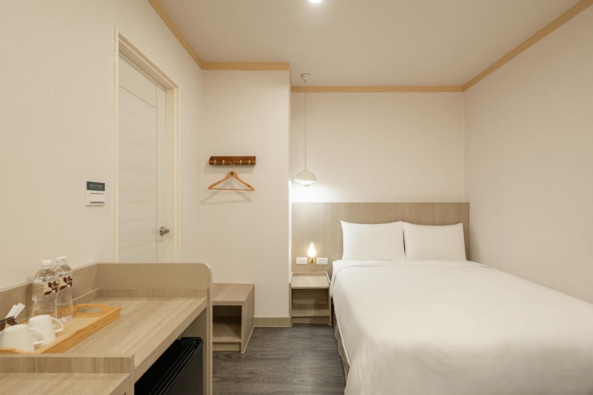 Kindness Hotel - Tainan Minsheng Habitación foto